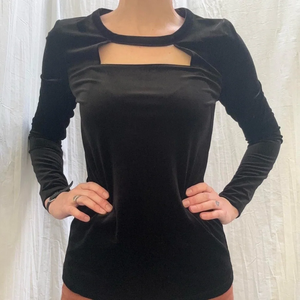 Velvet Cut Out Peephole‎ Keyhole Chest Long Sleeve Top New With Tags NWT goth